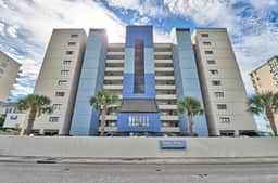 Oceanfront Waterpointe1 203-3b/2b-Sleeps6-Balcony-WIFI-TV-Pool-Family Friendly