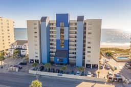 Oceanfront Waterpointe1 704-3b/2b-Sleeps 5-Balcony-WIFI-TV-Pool-Family Friendly