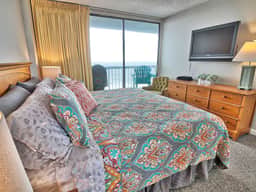 Oceanfront Waterpointe1 804-3b/2b-Sleeps 6-Balcony-WIFI-TV-Pool-Family Friendly