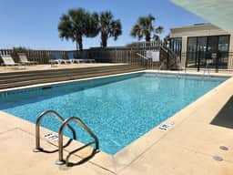 Windy Hill Beach-Sleeps 7-3bed/2bath-Oceanfront-Pool-WIFI-TV-16 Foot Balcony