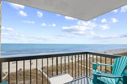 Oceanfront Waterpointe1 707-3b/2b-Sleeps 6-Balcony-WIFI-TV-Pool-Family Friendly