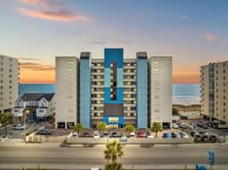 Oceanfront Waterpointe1 902-3b/2b-Sleeps 6-Balcony-WIFI-TV-Pool-Family Friendly