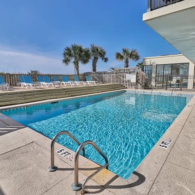 Windy Hill Beach-Sleeps 6-3bed/2bath-Oceanfront-Pool-WIFI-TV-16 Foot Balcony