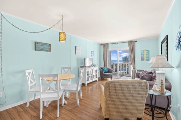 Ocean Pier Unit 303 Sleeps 6-2br/2ba-Full Kitchen-Pool-Direct Oceanfront Balcony