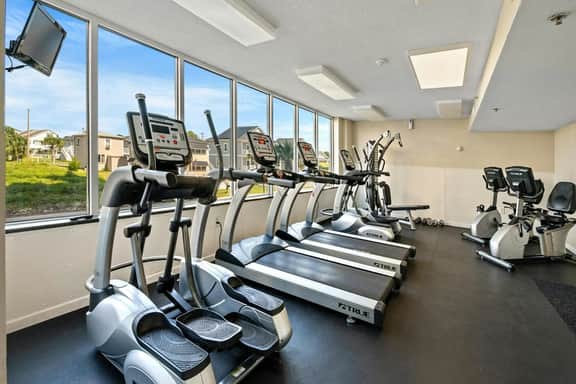 Crescent Shores-Oceanfront-Sleeps10-3br/3ba-5 Beds-Lazy River-Pools-Parking