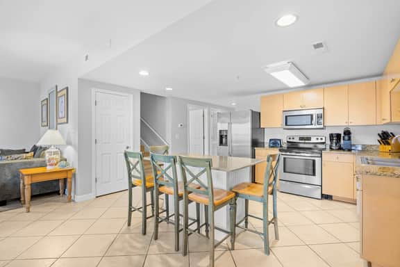 Pier Watch Villas-Sleeps-14 6bed/4bath-(10 beds)-Pools-WIFI-Free Parking