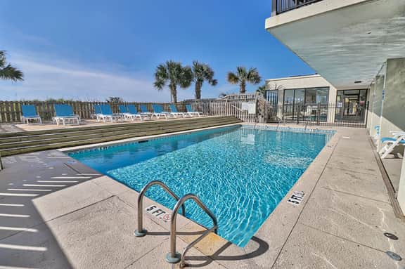 Oceanfront 4bed/3bath-Sleep 10-Pools-Free Parking-WIFI-Oceanfront Balcony