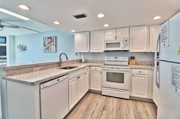 Oceanfront WaterPoint1 #1002 1br/1ba-Balcony-W/D-Pools-Sleep3/4