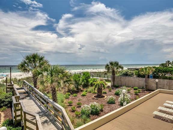 Family Friendly Top Floor Oceanfront Sleeps 6 Balcony Pools