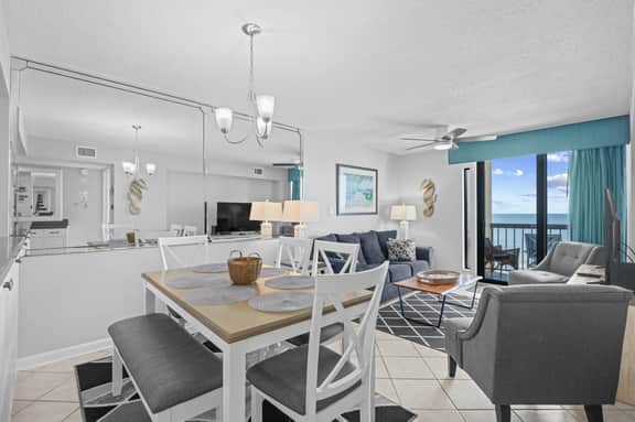 Oceanfront Waterpointe1 806-3b/2b-Sleeps 6-Balcony-WIFI-TV-Pool-Family Friendly