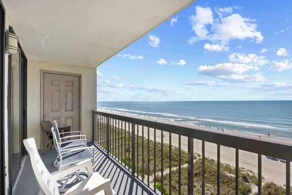 Oceanfront Waterpointe1 806-3b/2b-Sleeps 6-Balcony-WIFI-TV-Pool-Family Friendly