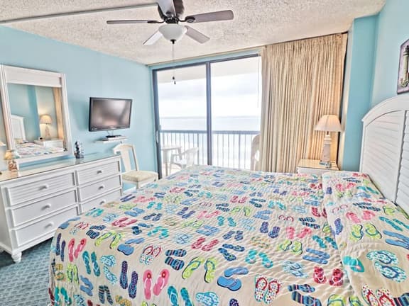 Oceanfront Waterpointe1 1006-3b/2b-Sleeps 6-Balcony-WIFI-TV-Pool-Family Friendly