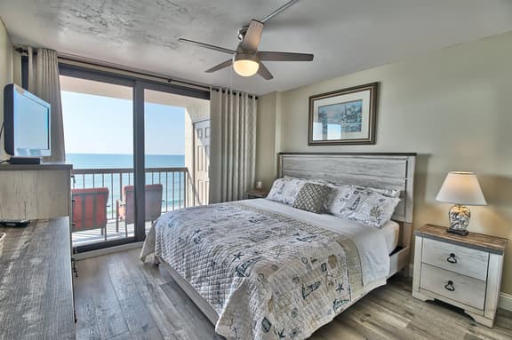 Family Friendly Top Floor Oceanfront Sleeps 6 Balcony Pools