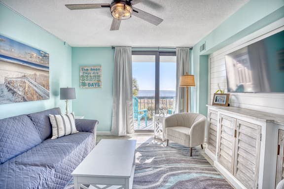Oceanfront Waterpointe1 206-3b/2b-Sleeps6-Balcony-WIFI-TV-Pool-Family Friendly